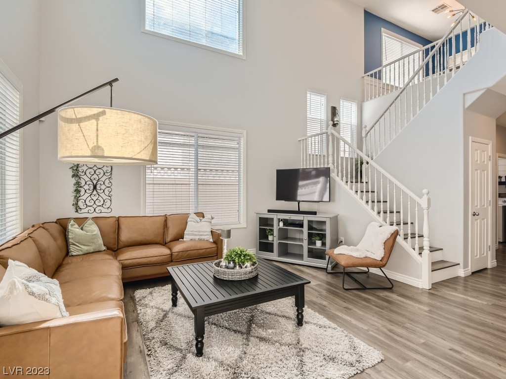 6249 Winston Falls Avenue