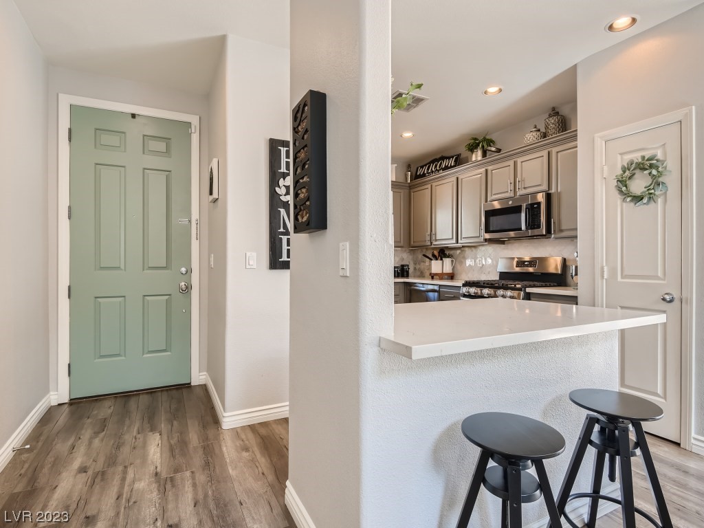 6249 Winston Falls Avenue