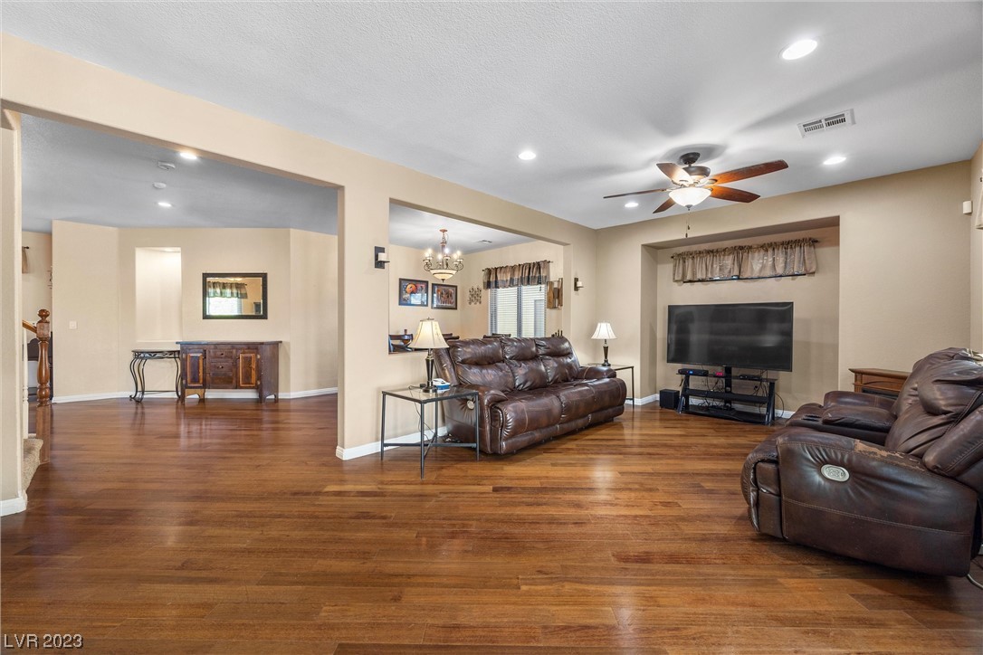 8128 Walnut Roast Way