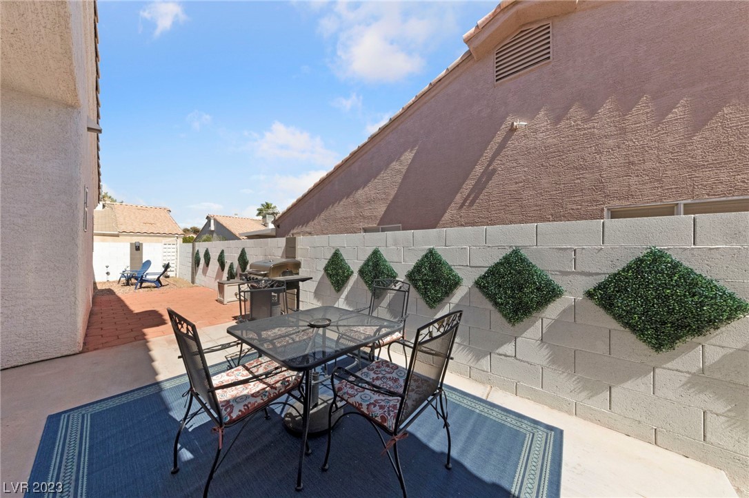 1416 Indian Hedge Drive