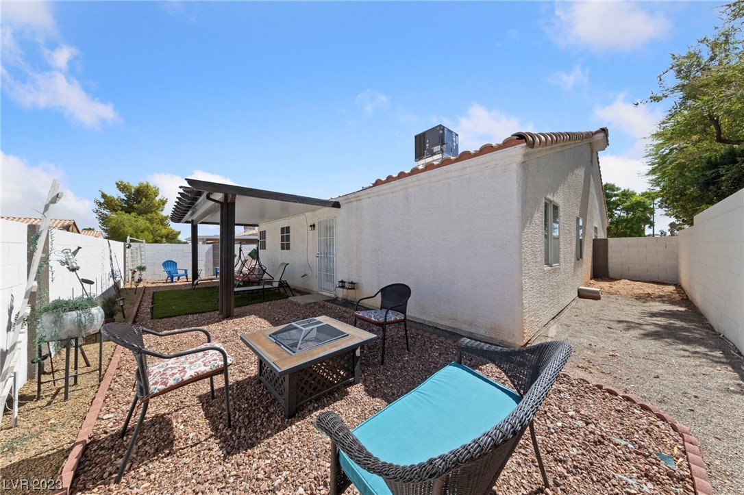 1416 Indian Hedge Drive
