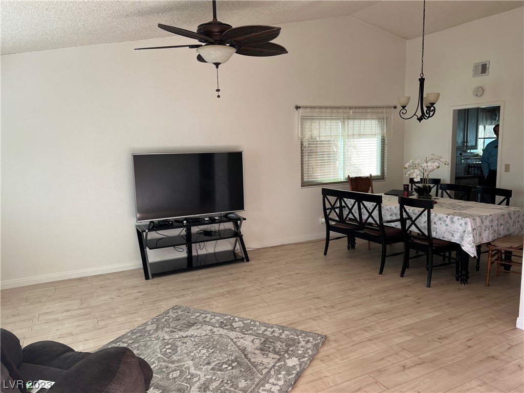 1828 Navarre Lane