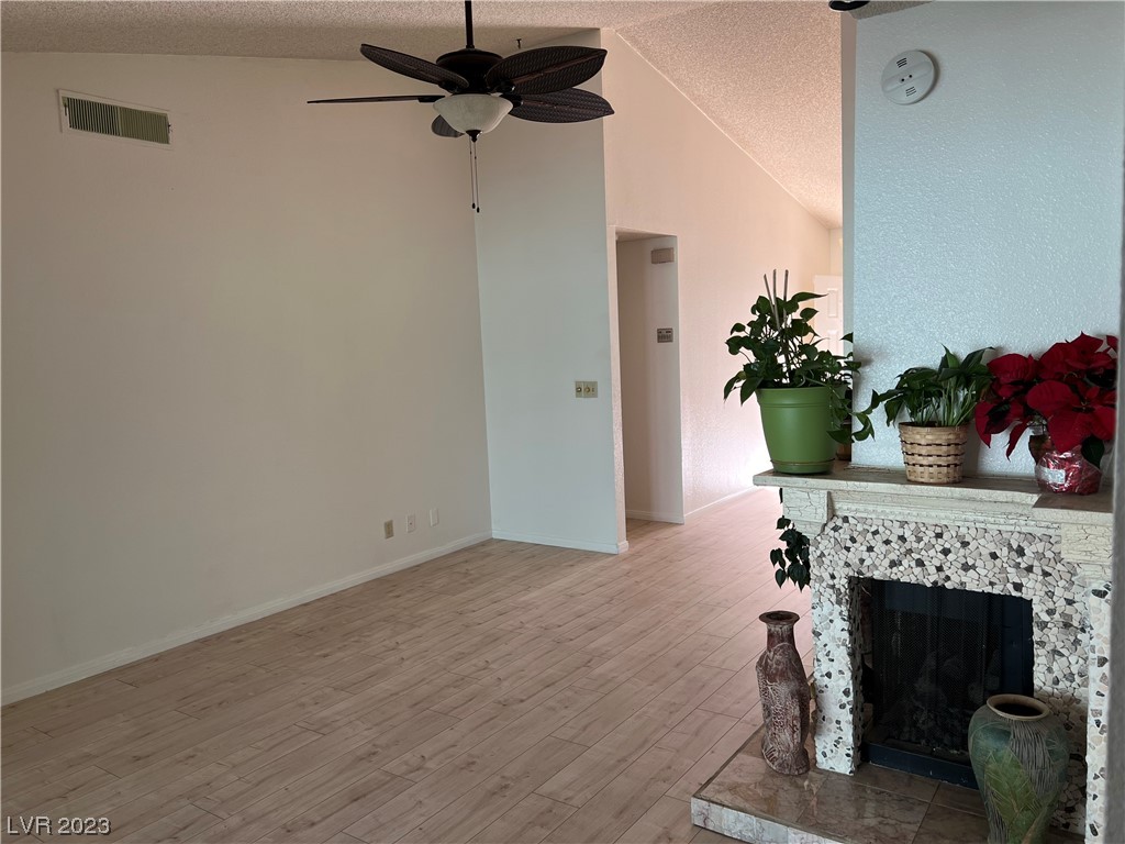 1828 Navarre Lane