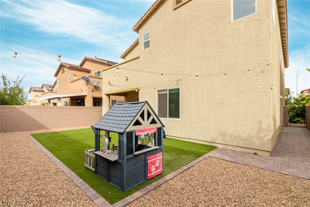 9789 Aaron Lo Street