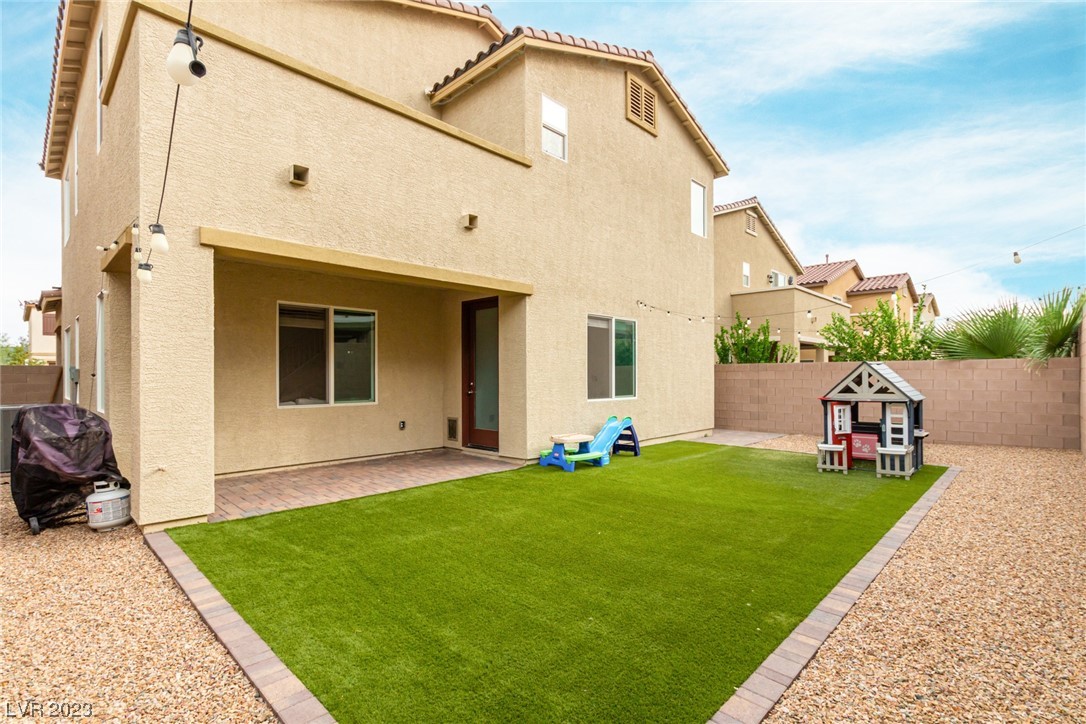 9789 Aaron Lo Street