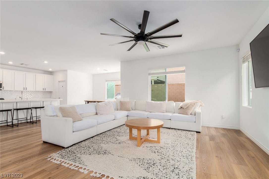 9789 Aaron Lo Street