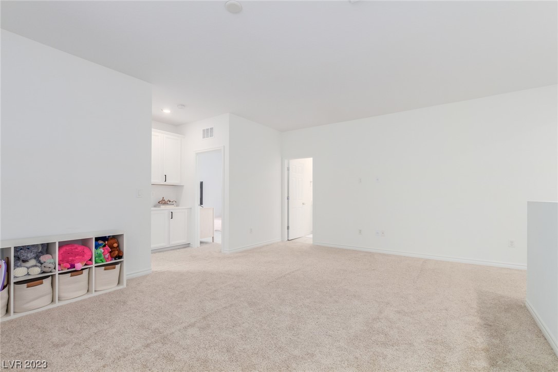 9789 Aaron Lo Street