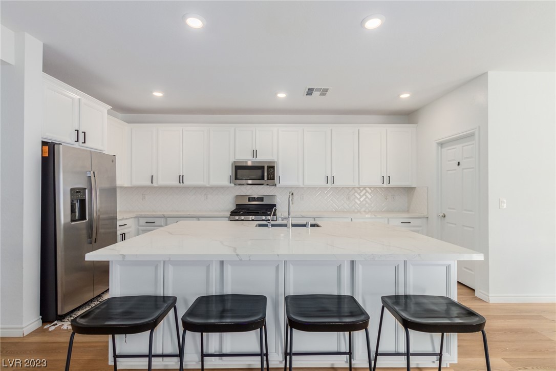 9789 Aaron Lo Street