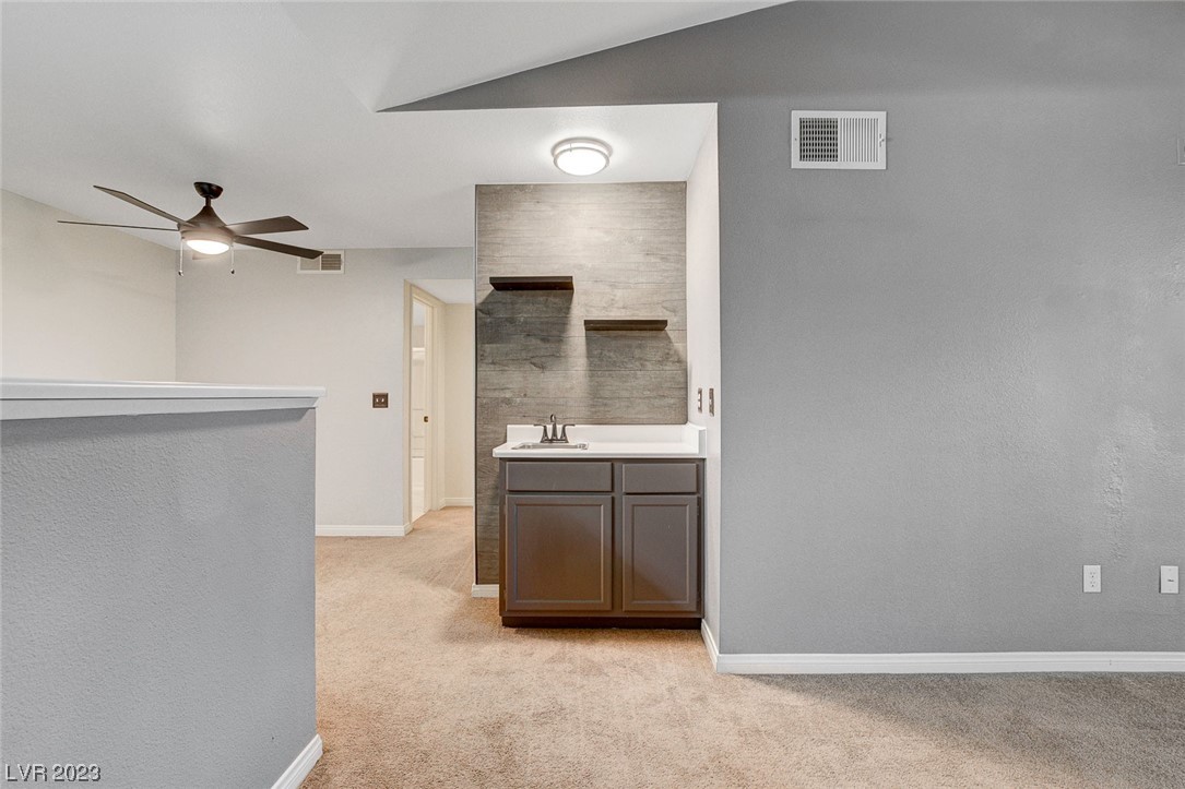 231 West Horizon Ridge Parkway 727