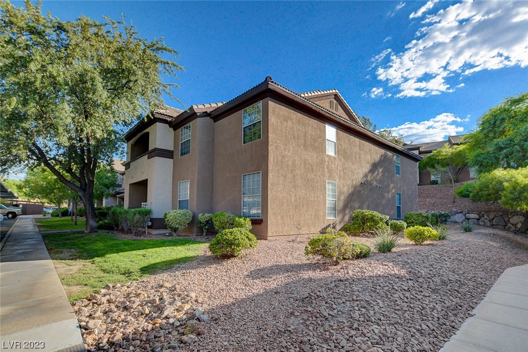 231 West Horizon Ridge Parkway 727