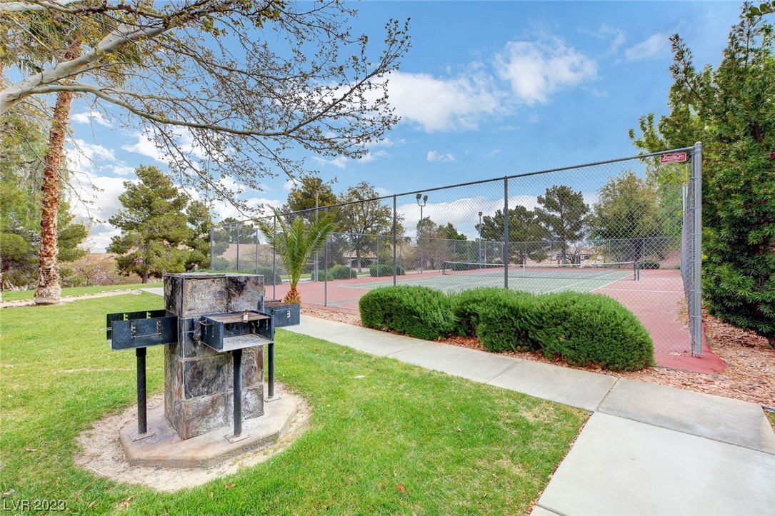 231 West Horizon Ridge Parkway 727