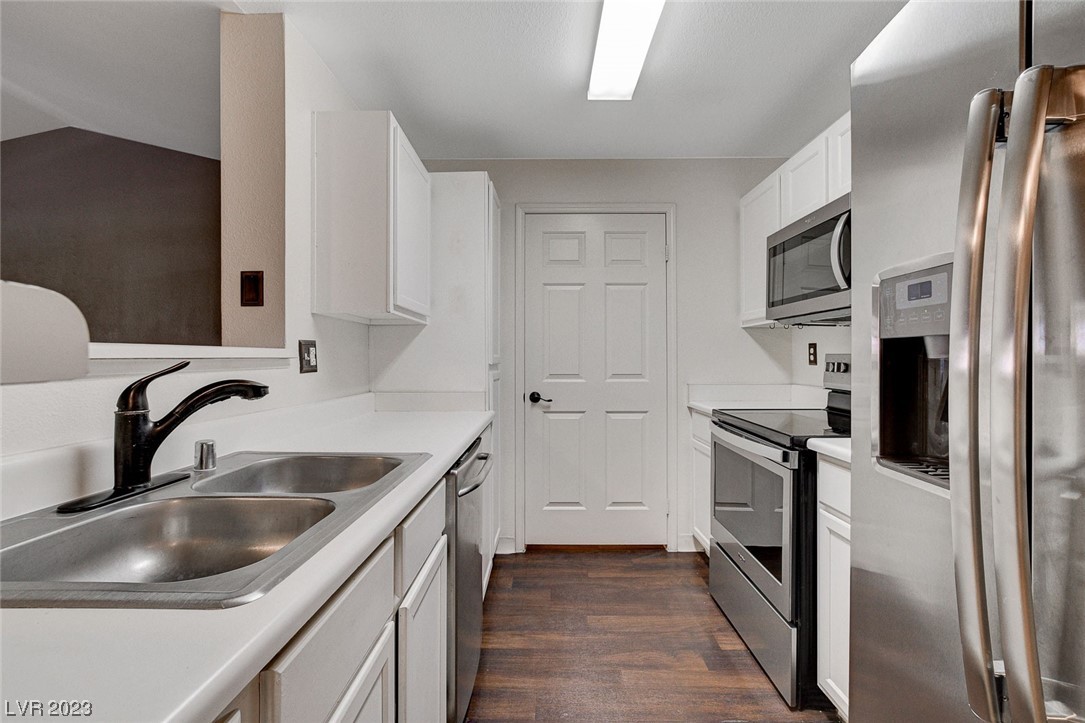 231 West Horizon Ridge Parkway 727