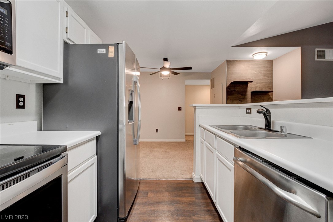 231 West Horizon Ridge Parkway 727