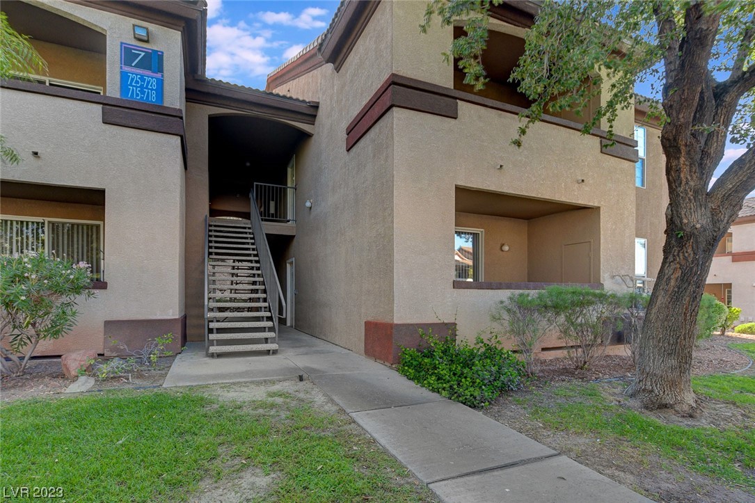 231 West Horizon Ridge Parkway 727