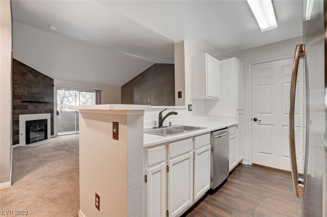 231 West Horizon Ridge Parkway 727