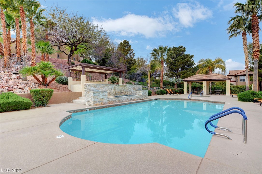 231 West Horizon Ridge Parkway 727