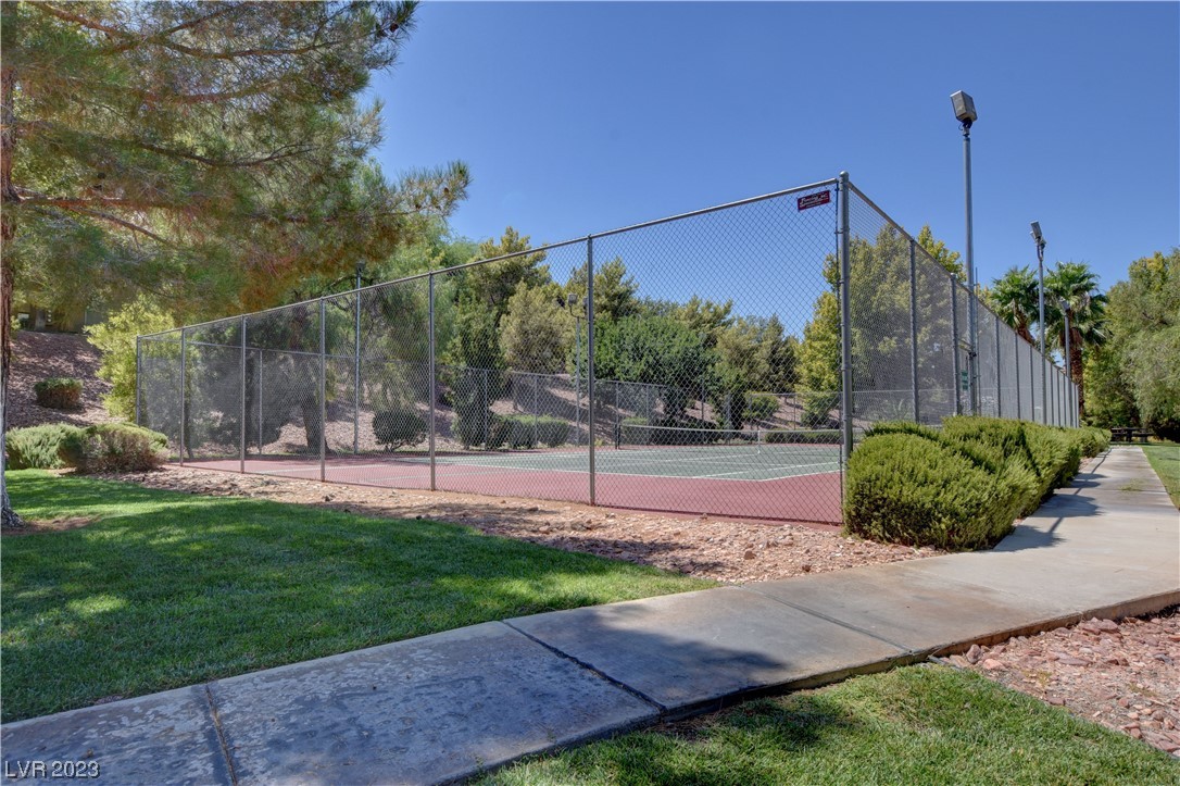 231 West Horizon Ridge Parkway 727