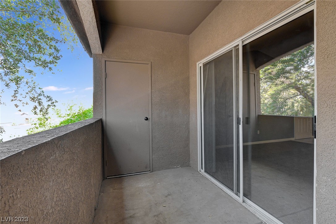 231 West Horizon Ridge Parkway 727