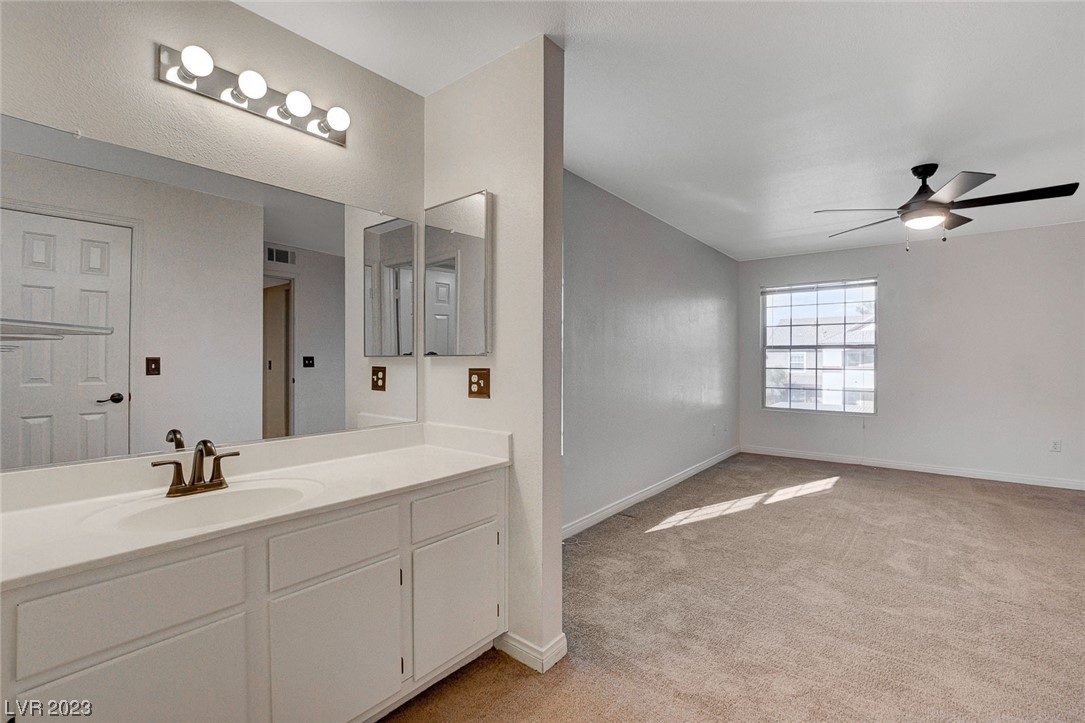 231 West Horizon Ridge Parkway 727