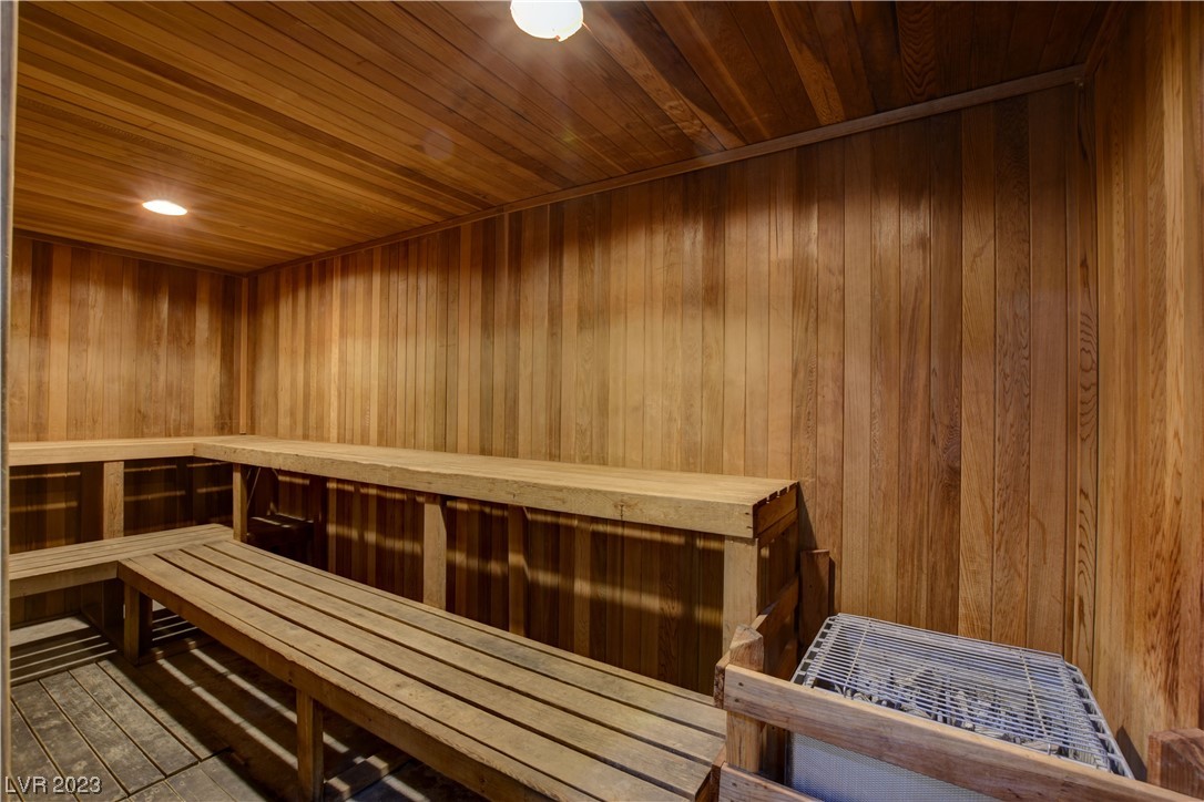 231 West Horizon Ridge Parkway 727