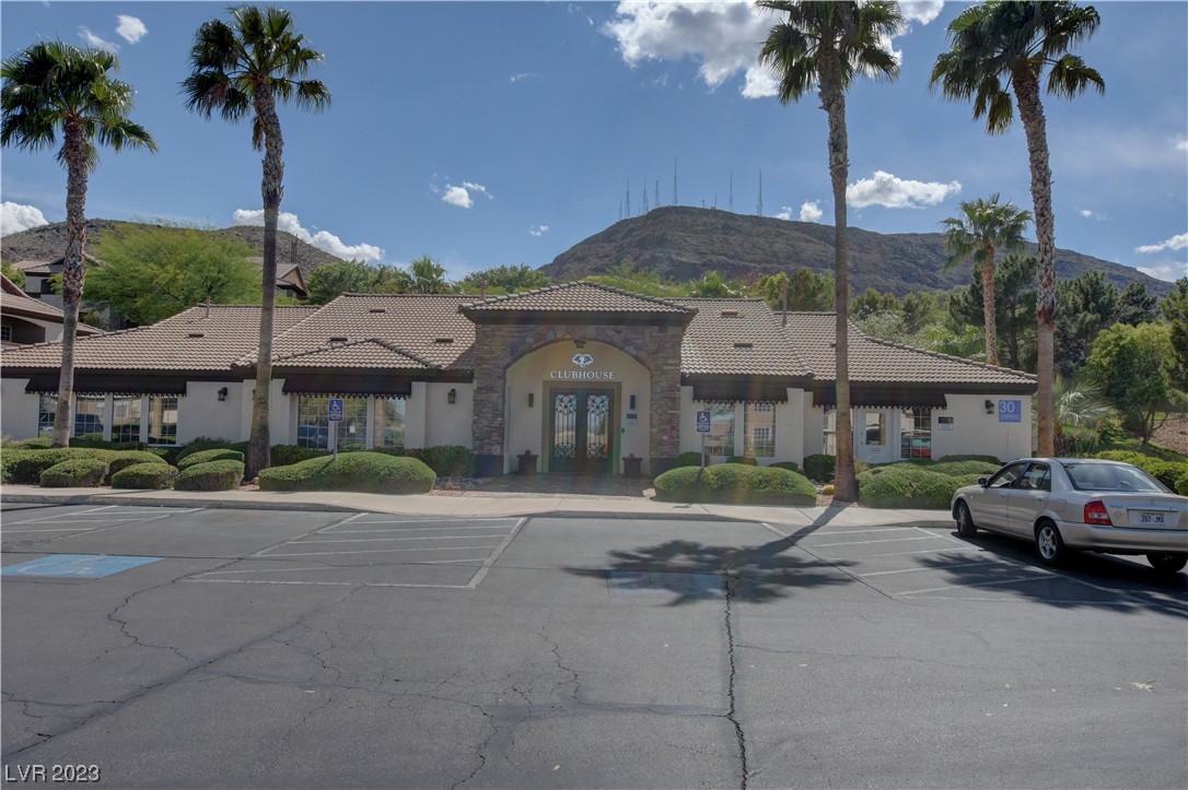 231 West Horizon Ridge Parkway 727