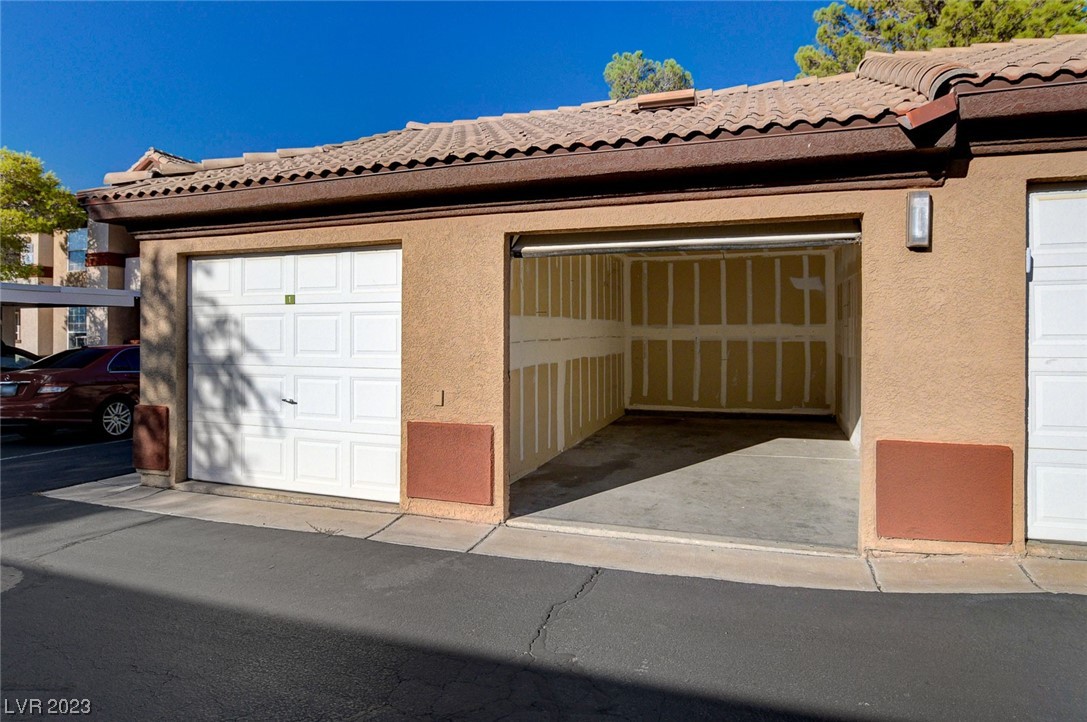 231 West Horizon Ridge Parkway 727