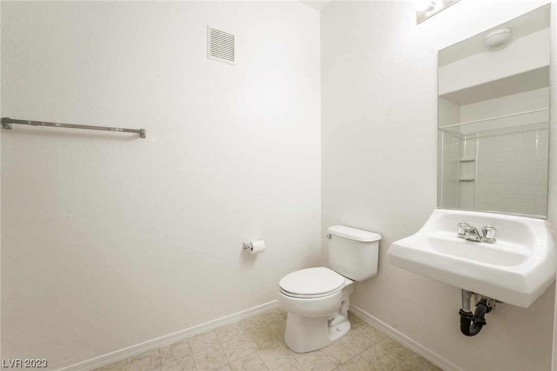 6868 Sky Pointe Drive 1068