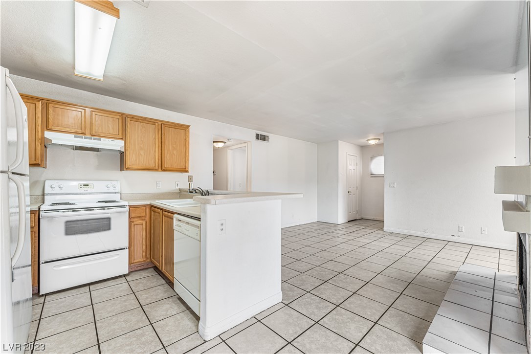 2965 Juniper Hills Boulevard 202