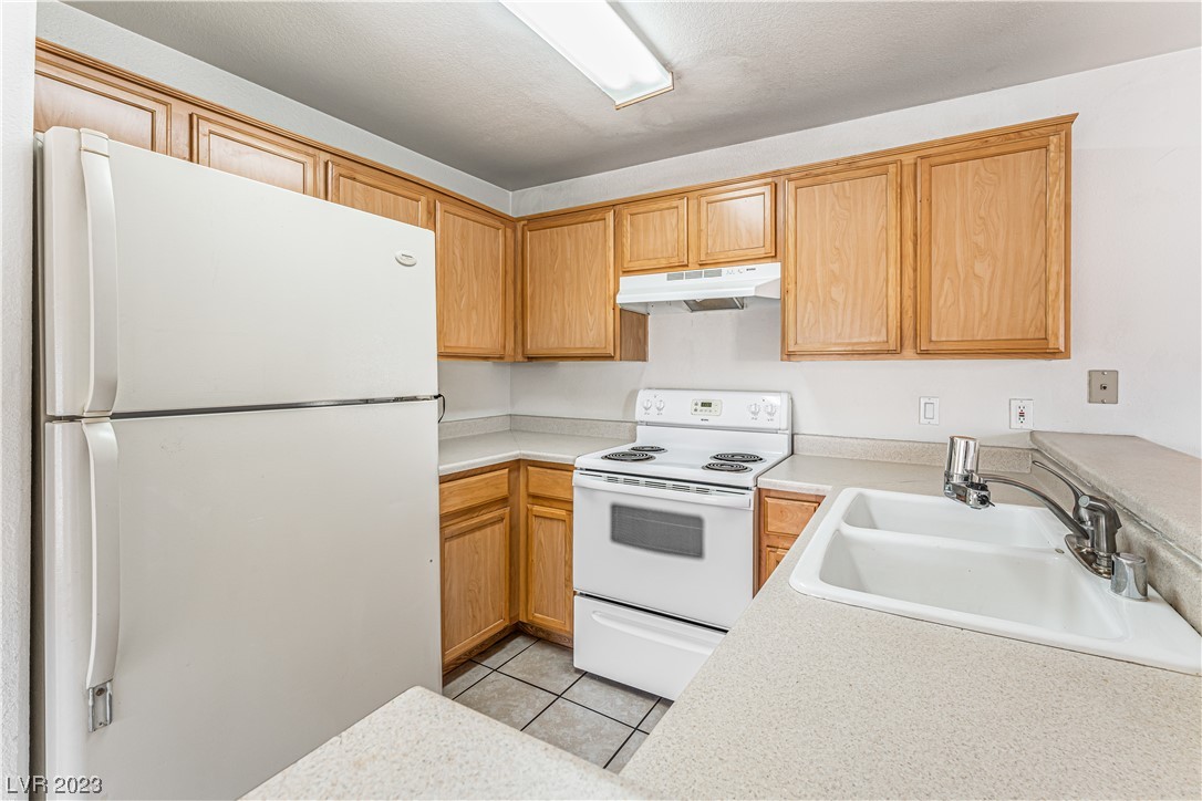 2965 Juniper Hills Boulevard 202