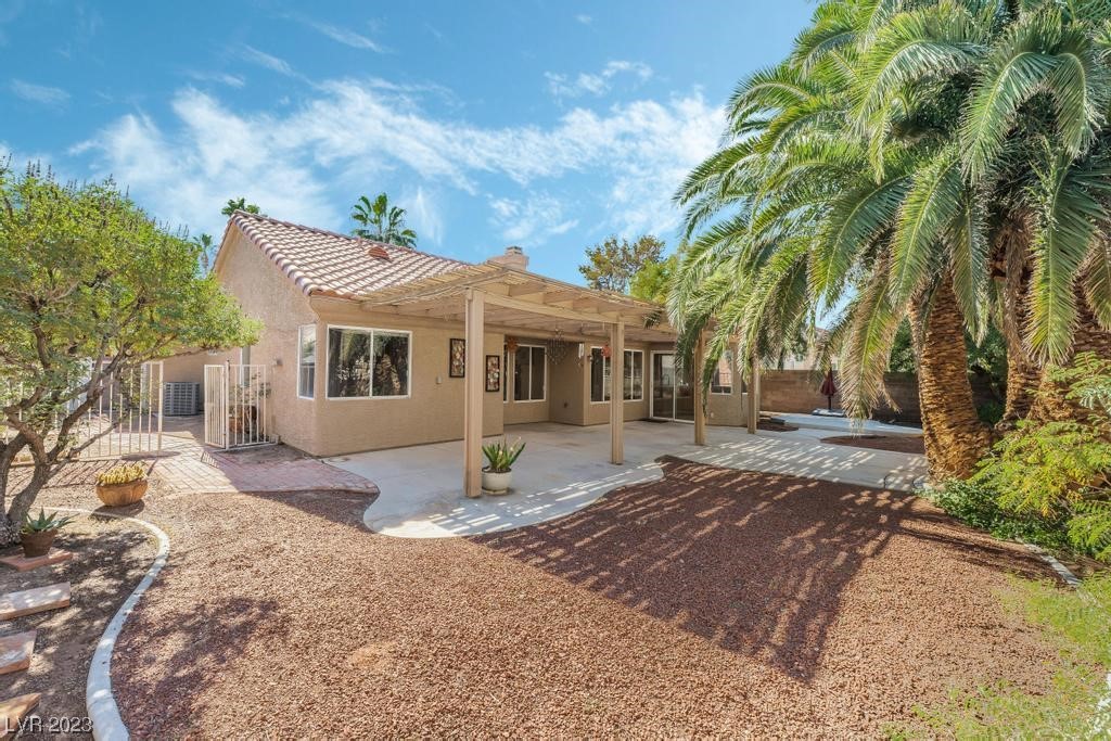 1122 Pelican Lake Lane