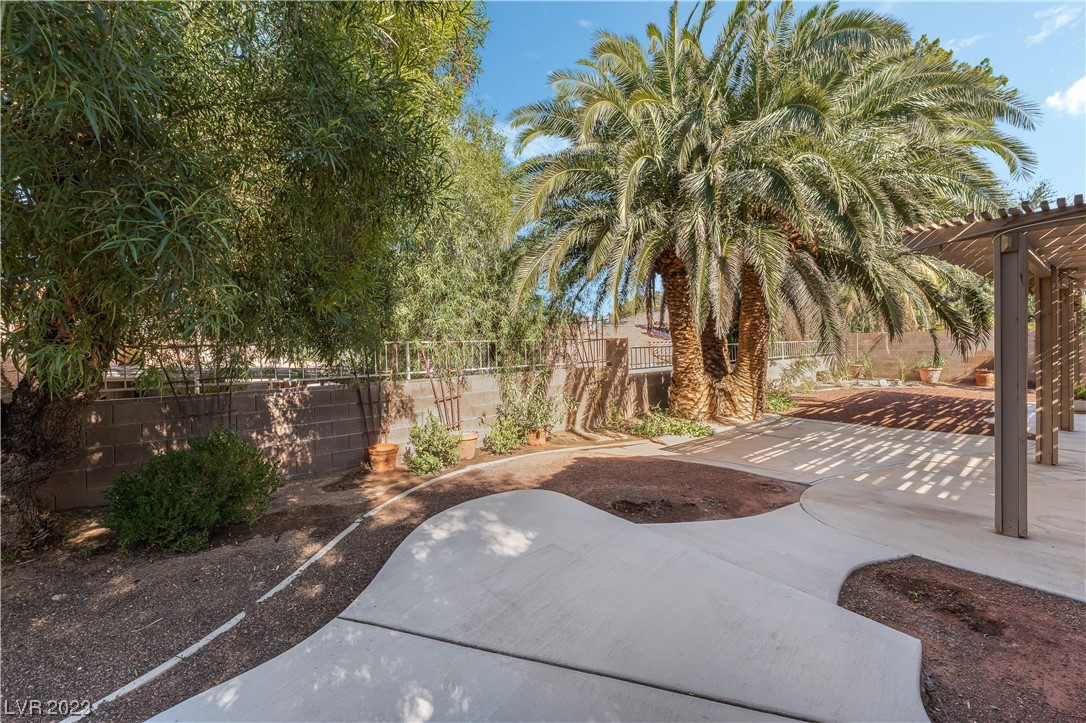 1122 Pelican Lake Lane