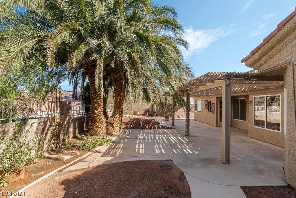 1122 Pelican Lake Lane