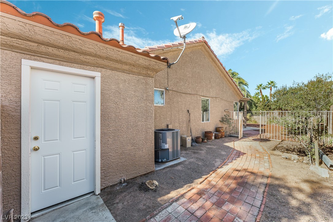 1122 Pelican Lake Lane