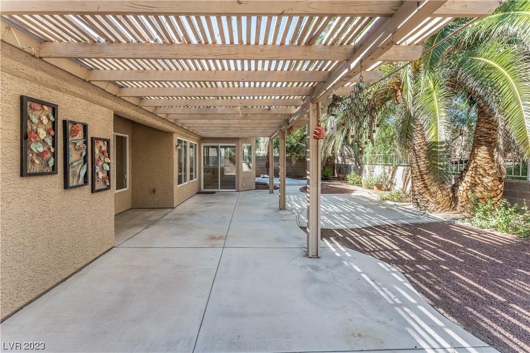 1122 Pelican Lake Lane