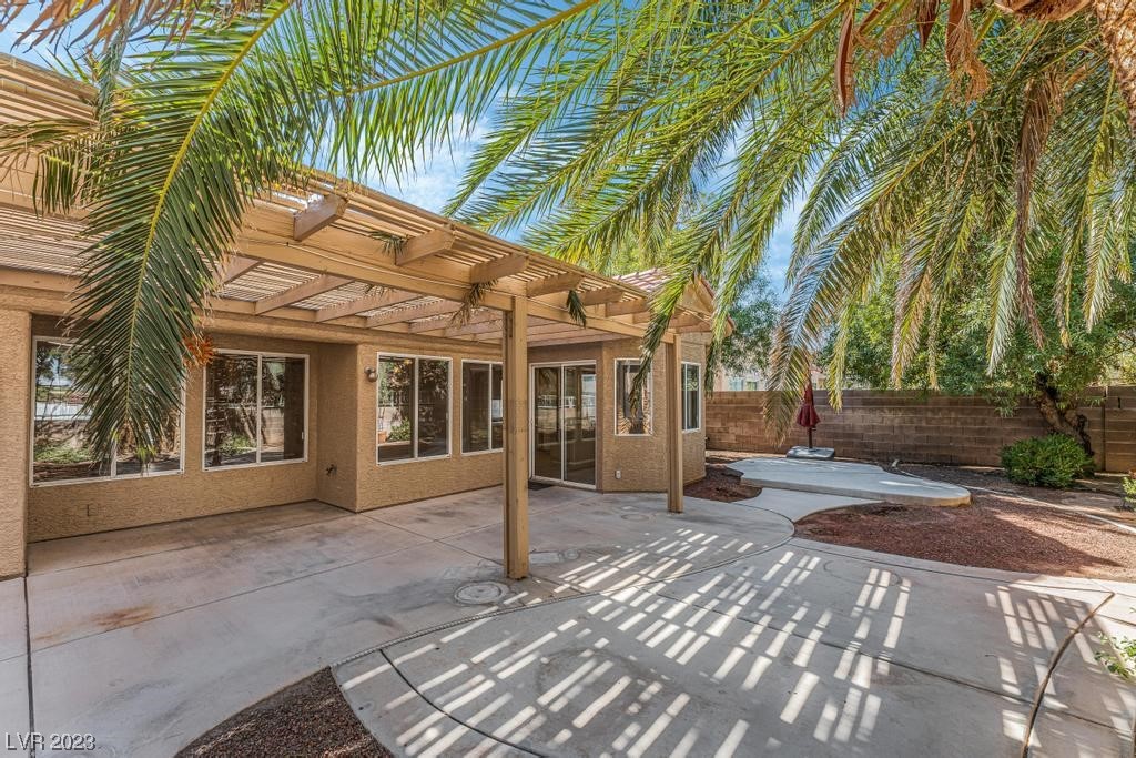 1122 Pelican Lake Lane