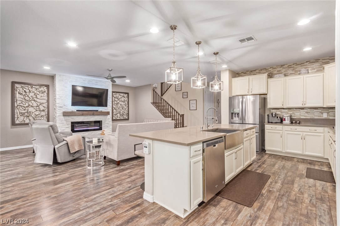 9952 Celestial Cliffs Avenue