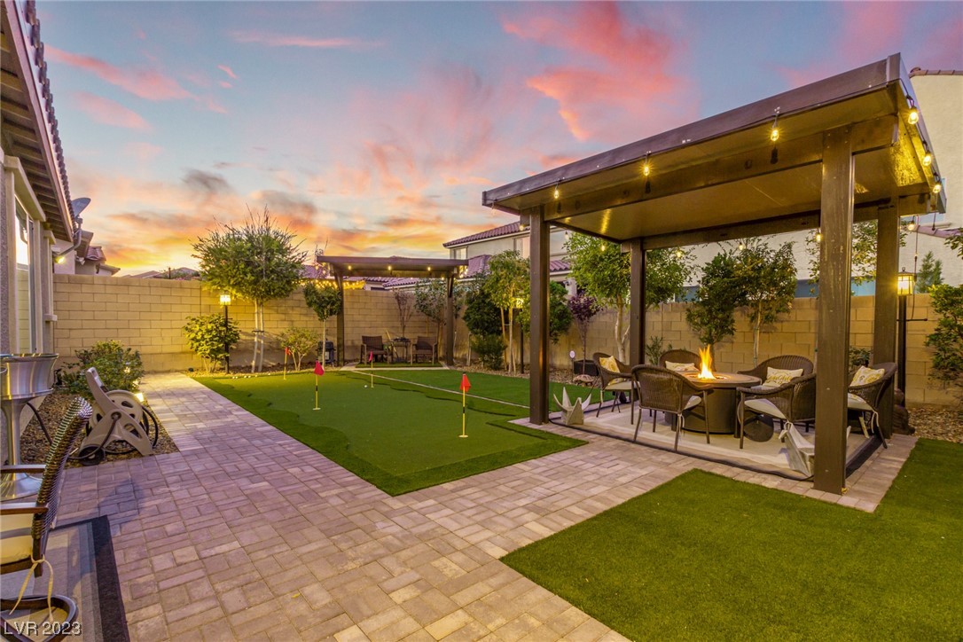 9952 Celestial Cliffs Avenue