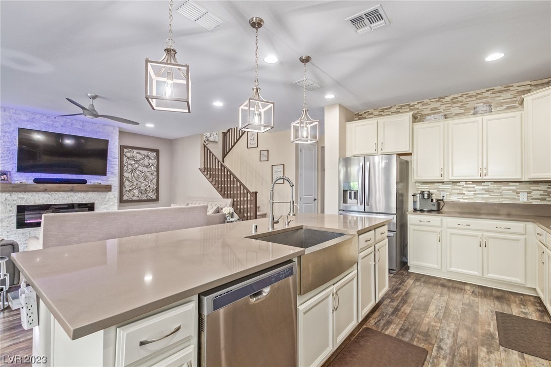 9952 Celestial Cliffs Avenue