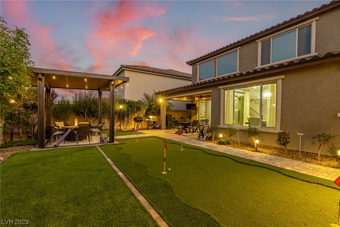 9952 Celestial Cliffs Avenue