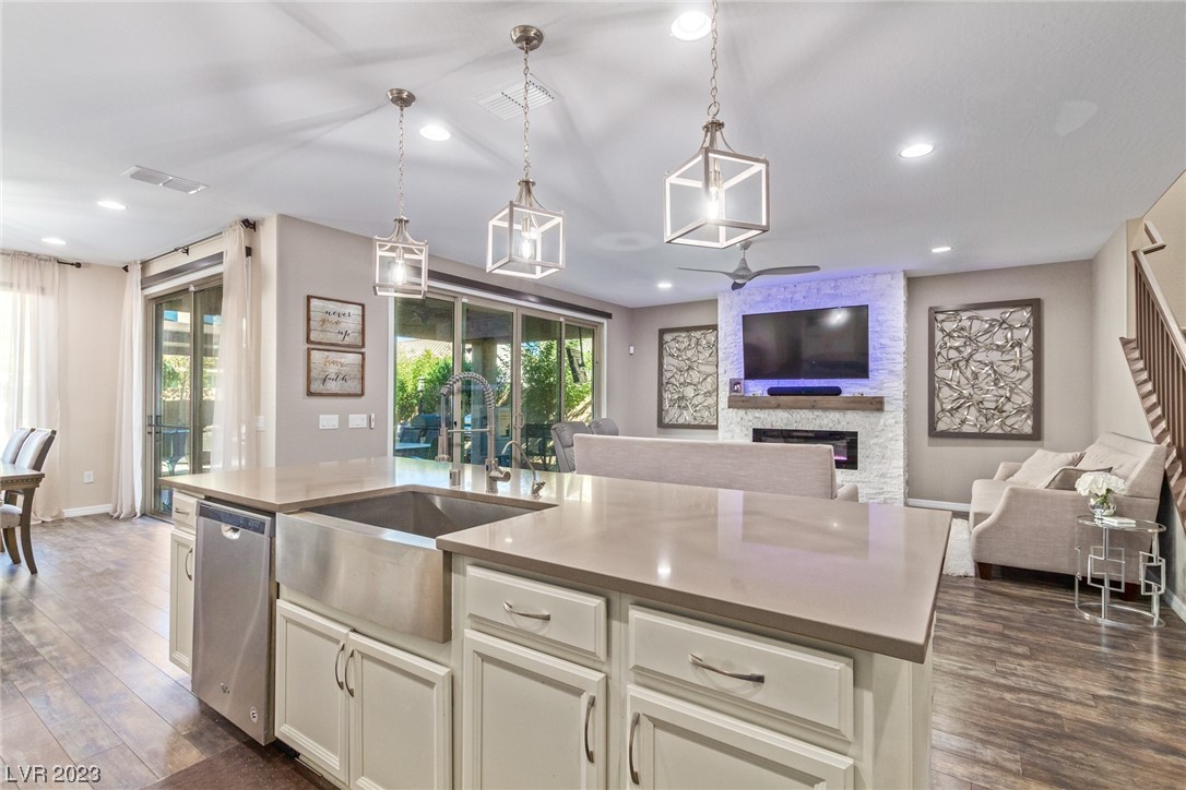 9952 Celestial Cliffs Avenue