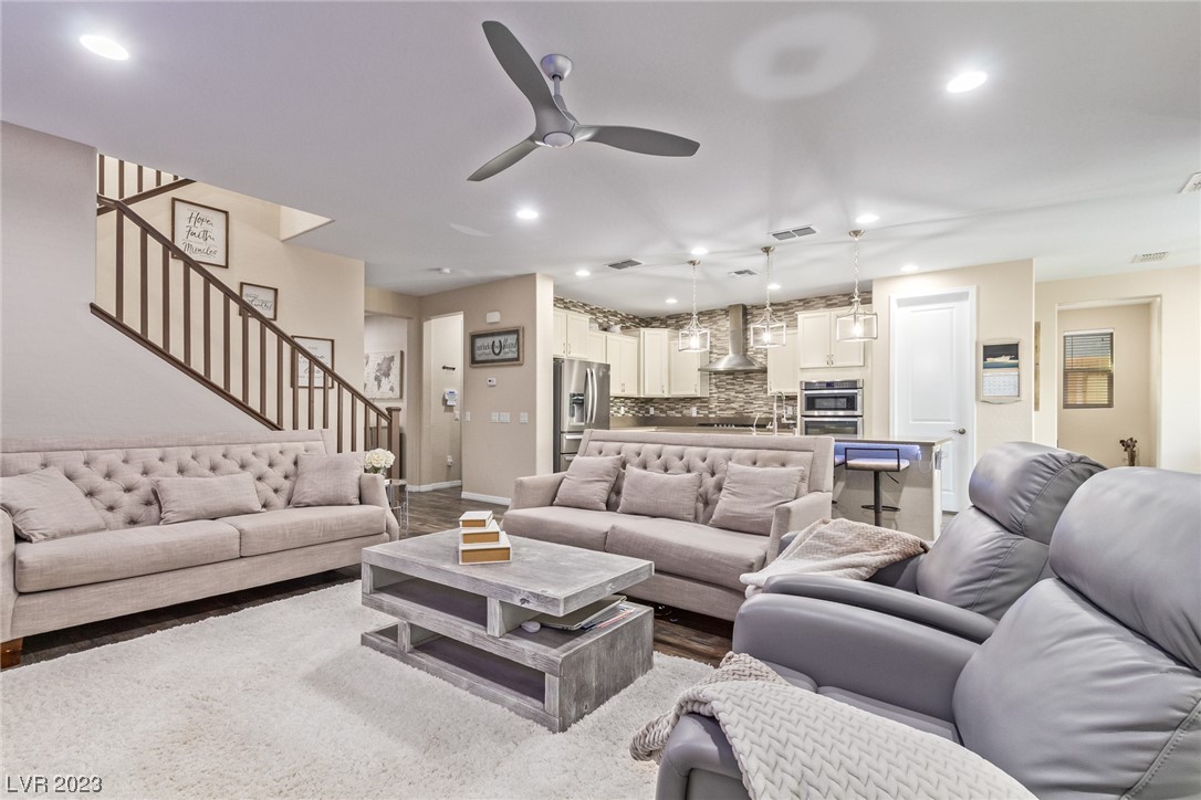 9952 Celestial Cliffs Avenue