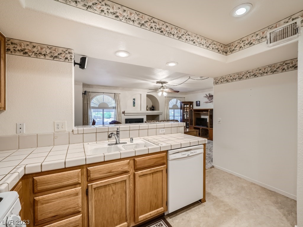 7950 West Flamingo Road 1166