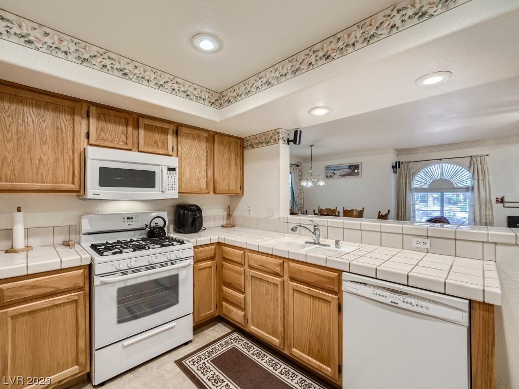 7950 West Flamingo Road 1166