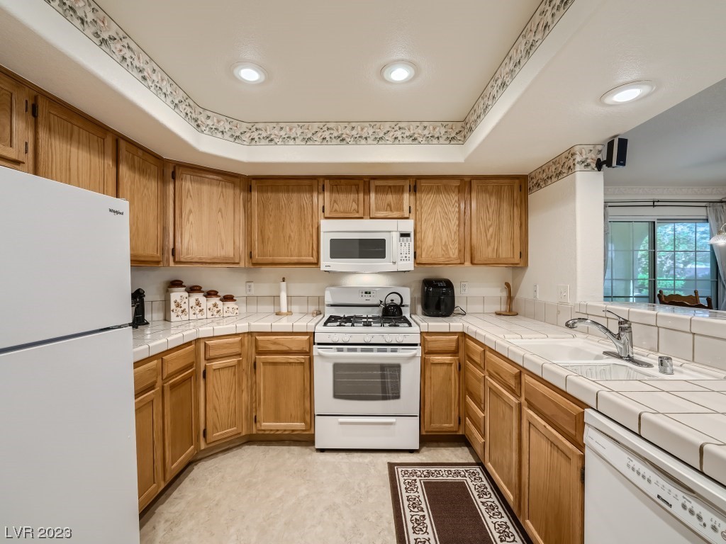 7950 West Flamingo Road 1166