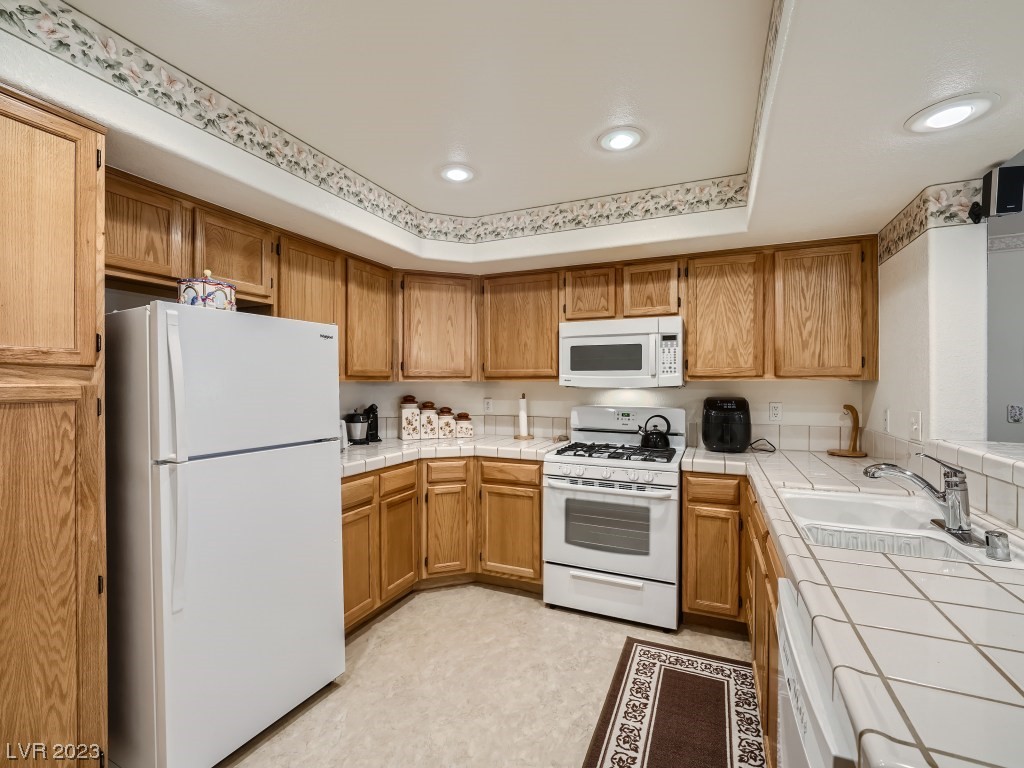 7950 West Flamingo Road 1166