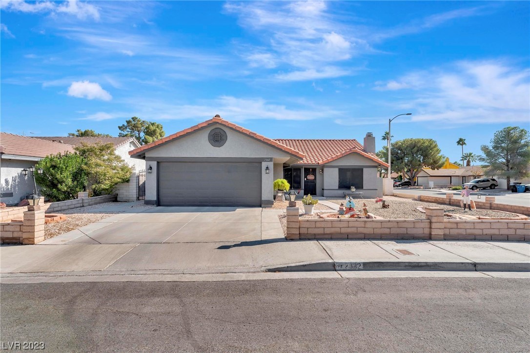 2332 Valleywood Street