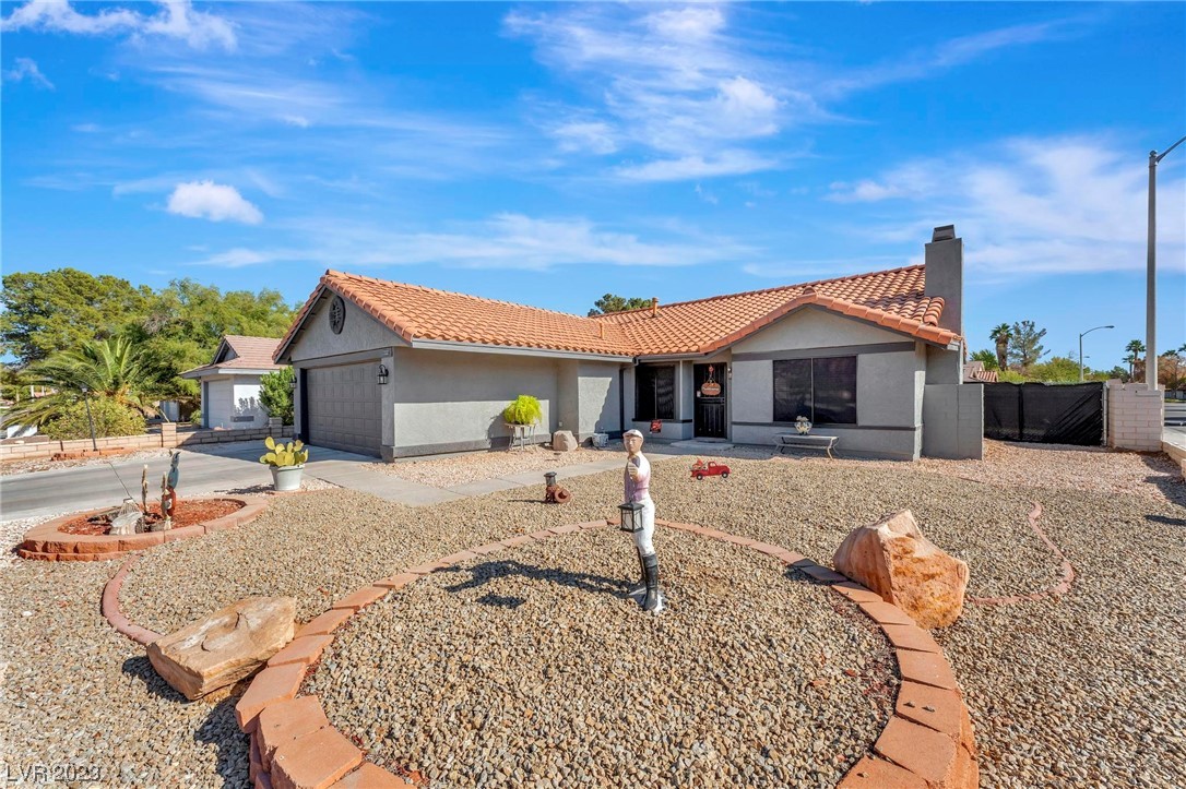 2332 Valleywood Street