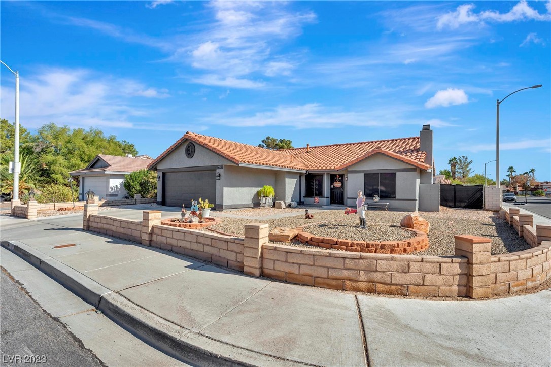 2332 Valleywood Street