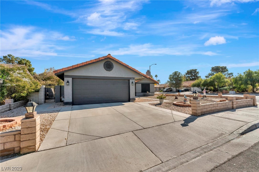 2332 Valleywood Street