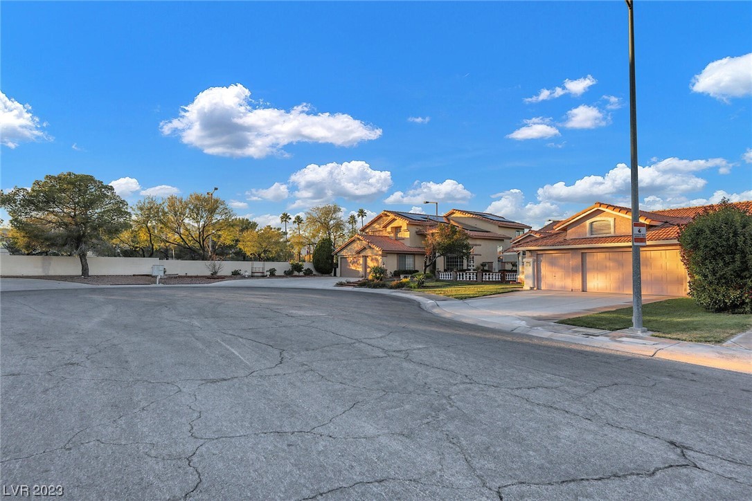 8432 Dry Cliff Circle